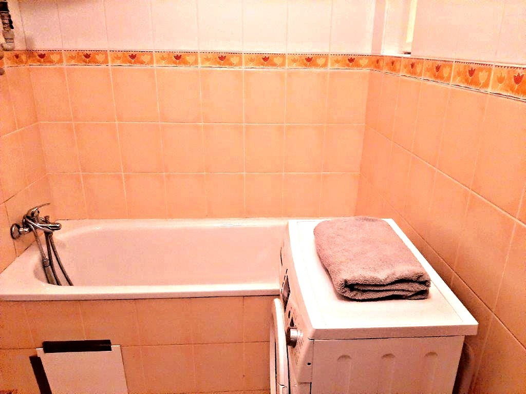 Pronájem bytu 2+kk/B, 57m2, Dvorecké náměstí, Praha 4 - Podolí