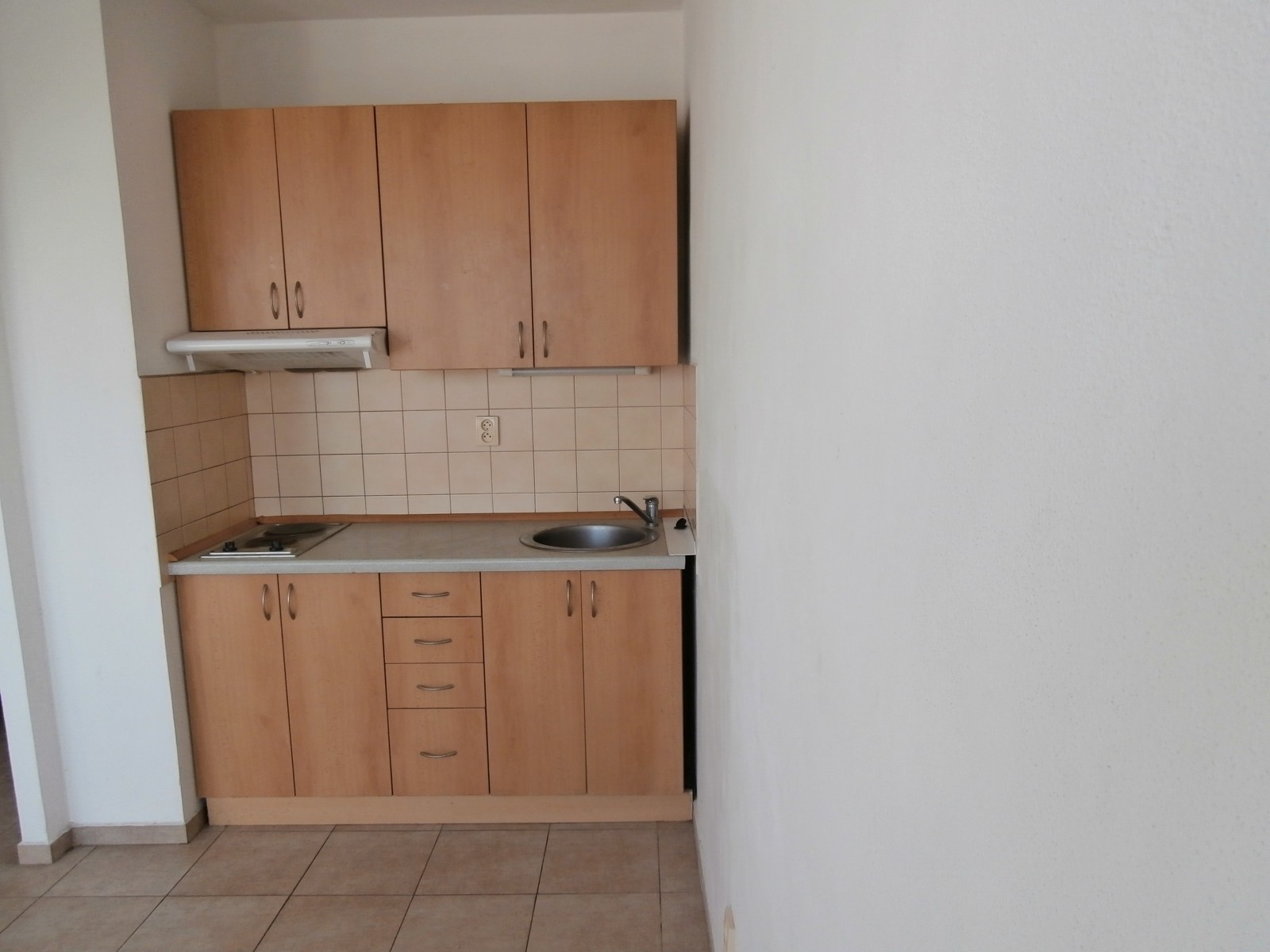 Pronájem 2+kk/L, OV , 44m2, Urbánkova, Praha 4 - Modřany