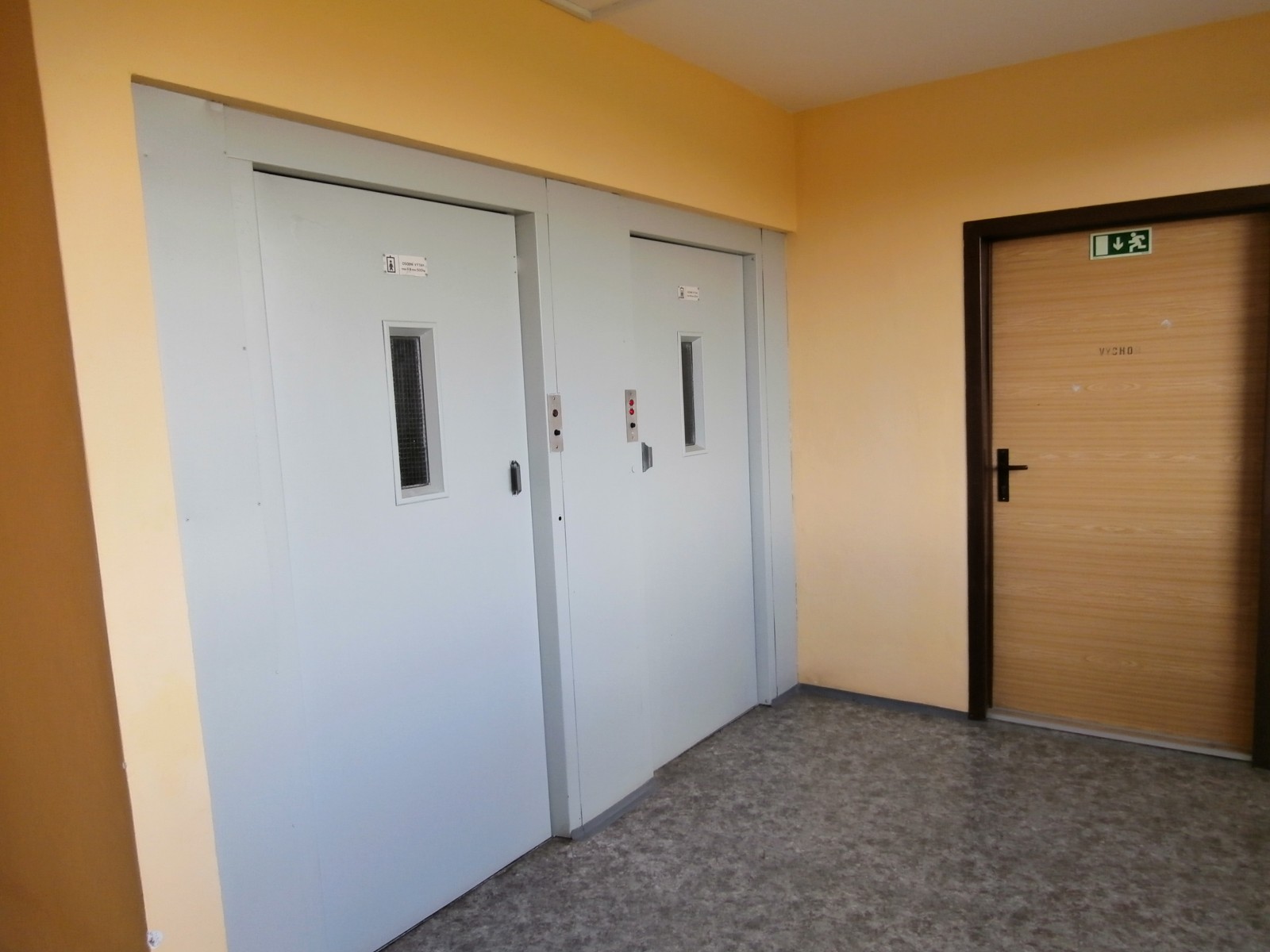 Pronájem 2+kk/L, OV , 44m2, Urbánkova, Praha 4 - Modřany