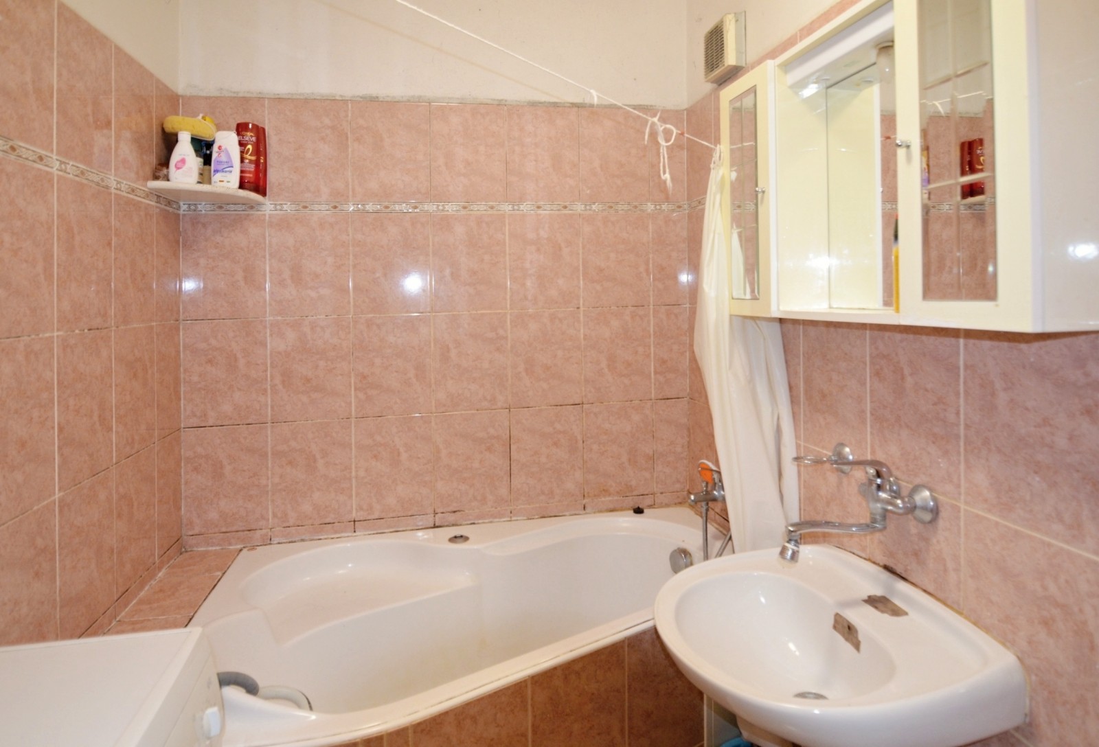 Prodej bytu 3+1/L, OV, 77m2, Mádrova, Praha 4 - Modřany