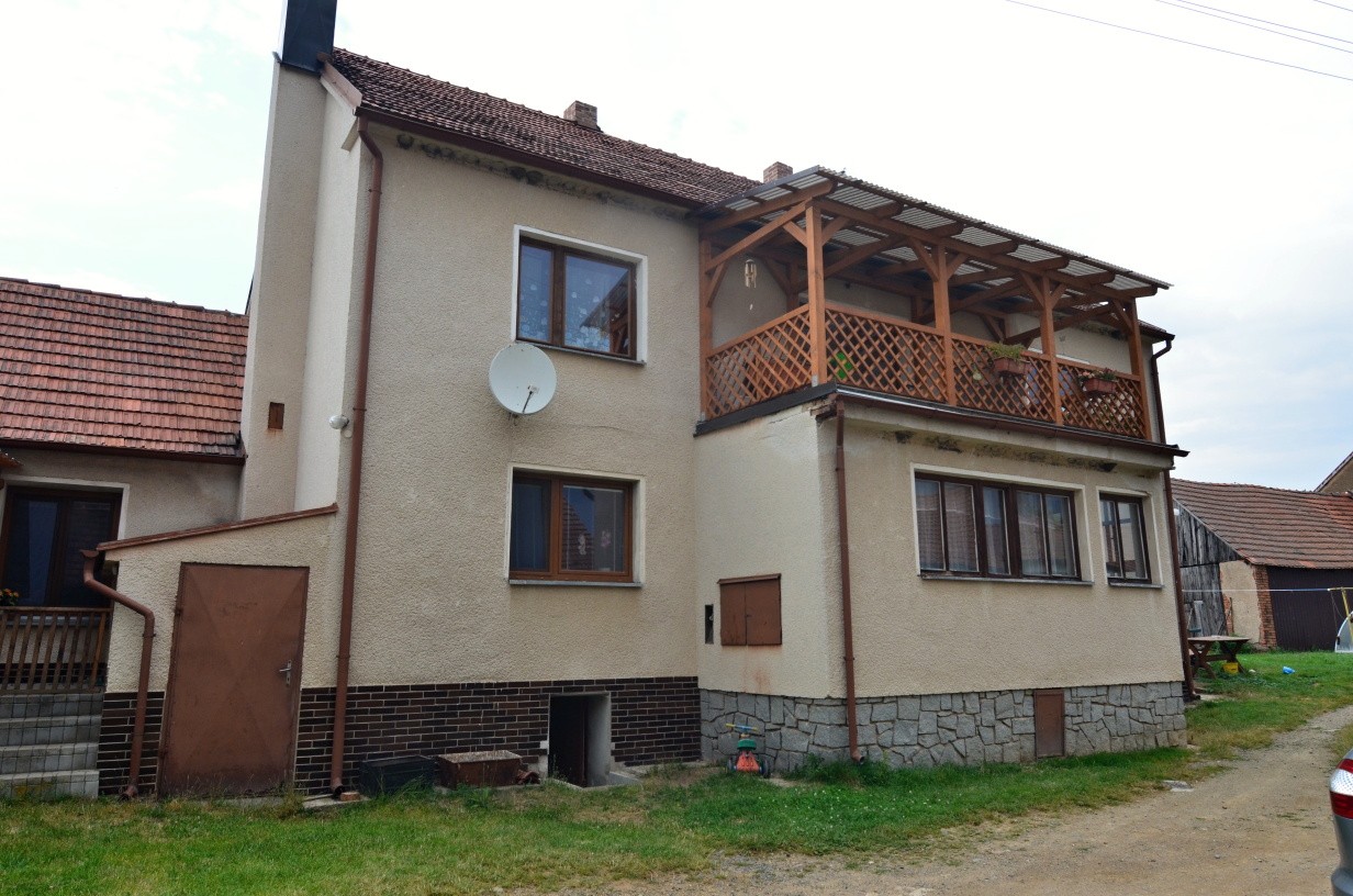 Pronájem bytu 3+1, 80m2, v RD,, Budín, Budín - Budín