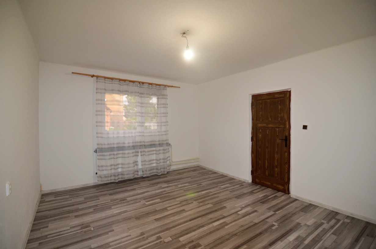 Pronájem bytu 3+1, 80m2, v RD,, Budín, Budín - Budín