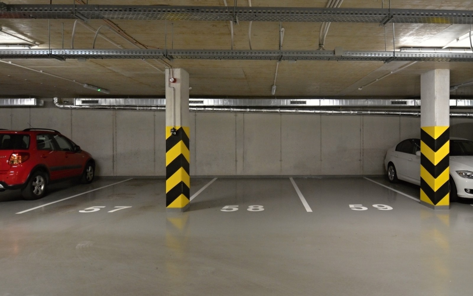 Pronájem garážového stání, Písková, Praha 4 -