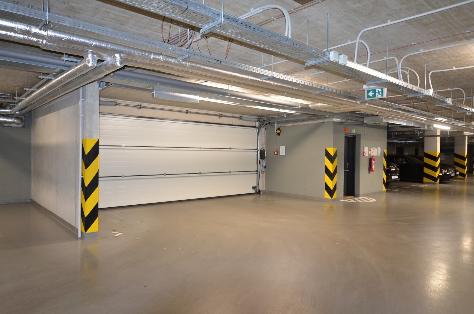 Pronájem garážového stání, Písková, Praha 4 -