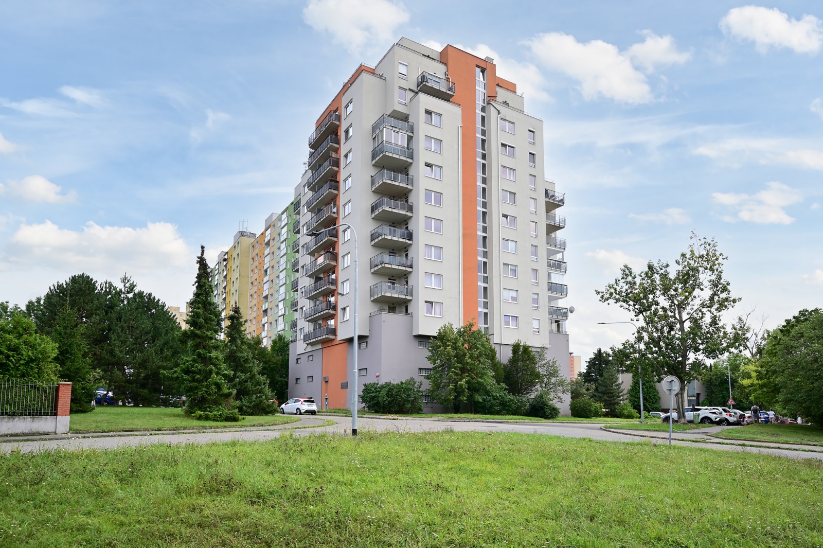 Prodej bytu 1kk, 35 m2 + balkon 3,4 m2, Otradovická, Praha 4 - Kamýk