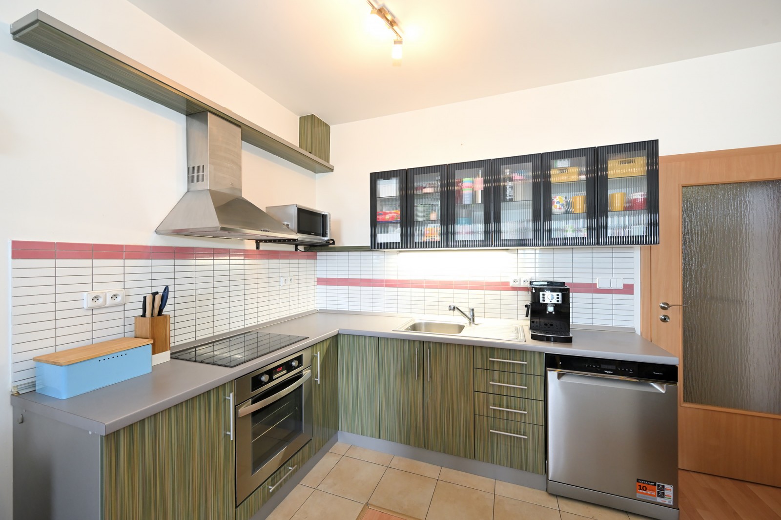 Prodej bytu 1kk, 35 m2 + balkon 3,4 m2, Otradovická, Praha 4 - Kamýk