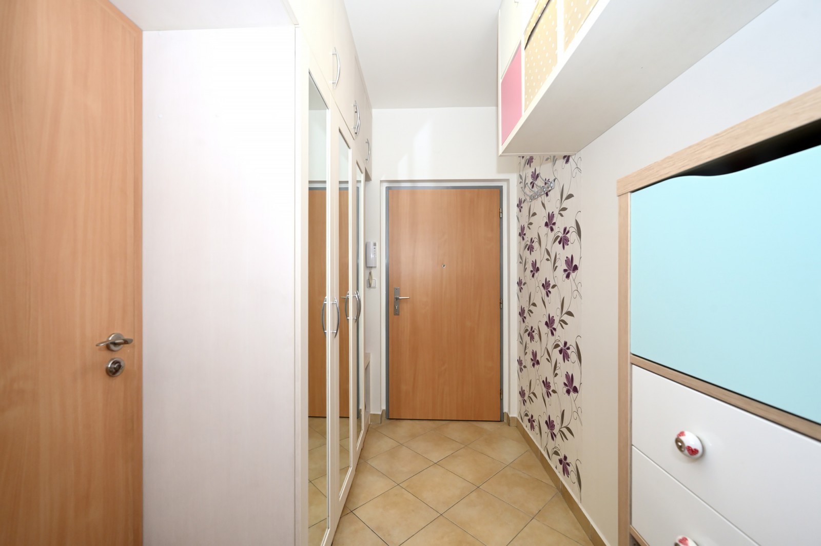 Prodej bytu 1kk, 35 m2 + balkon 3,4 m2, Otradovická, Praha 4 - Kamýk