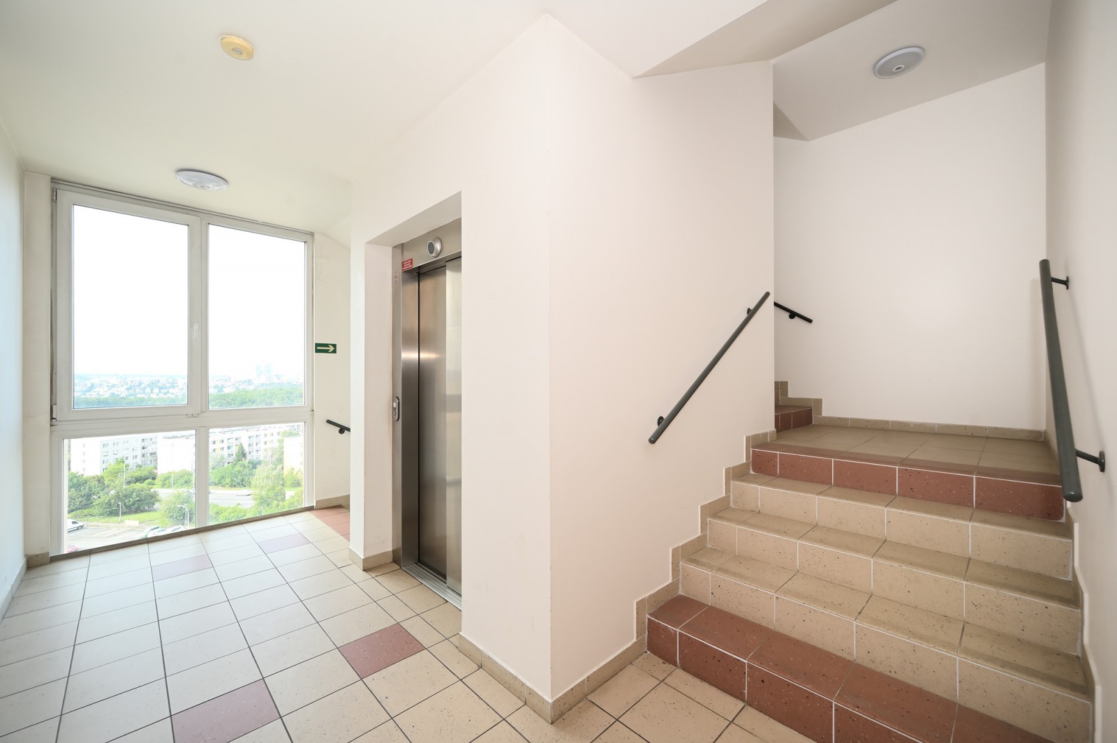 Prodej bytu 1kk, 35 m2 + balkon 3,4 m2, Otradovická, Praha 4 - Kamýk