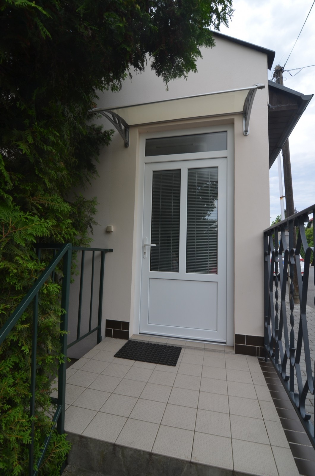 Pronájem 163m2 nebytový prostor s bytem, Nad Vinicí, Praha 4 - Modřany