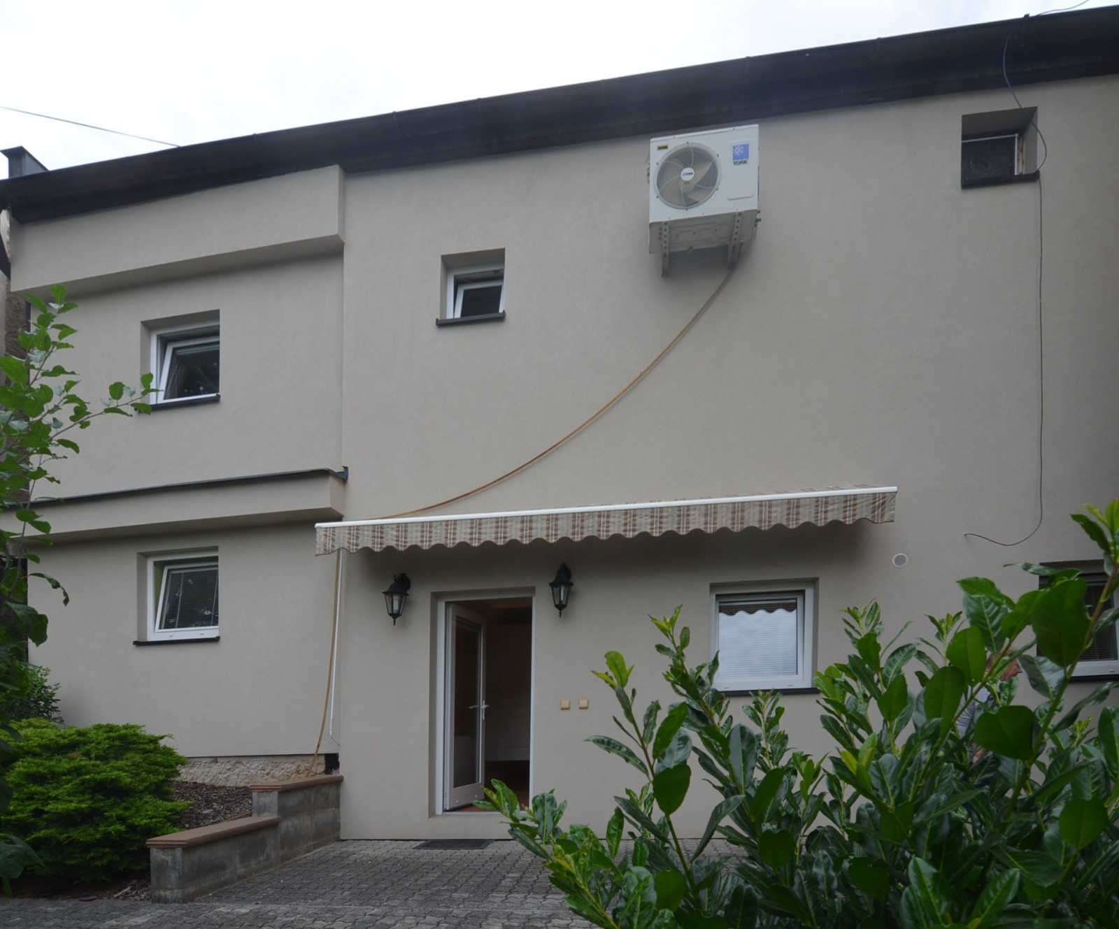 Pronájem 163m2 nebytový prostor s bytem, Nad Vinicí, Praha 4 - Modřany