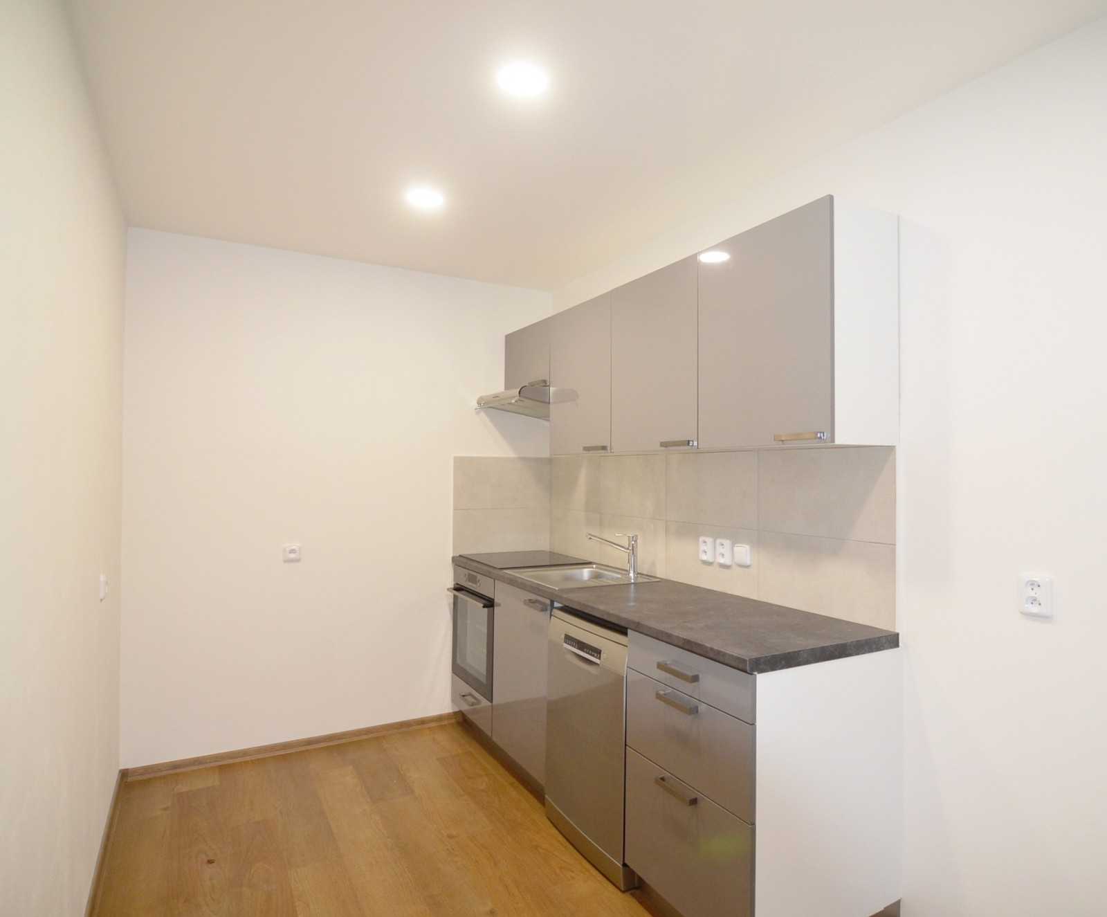 Nabízíme k pronájmu byt 1+1/L, 40,7m2, Ružinovská, Praha 4 - Krč