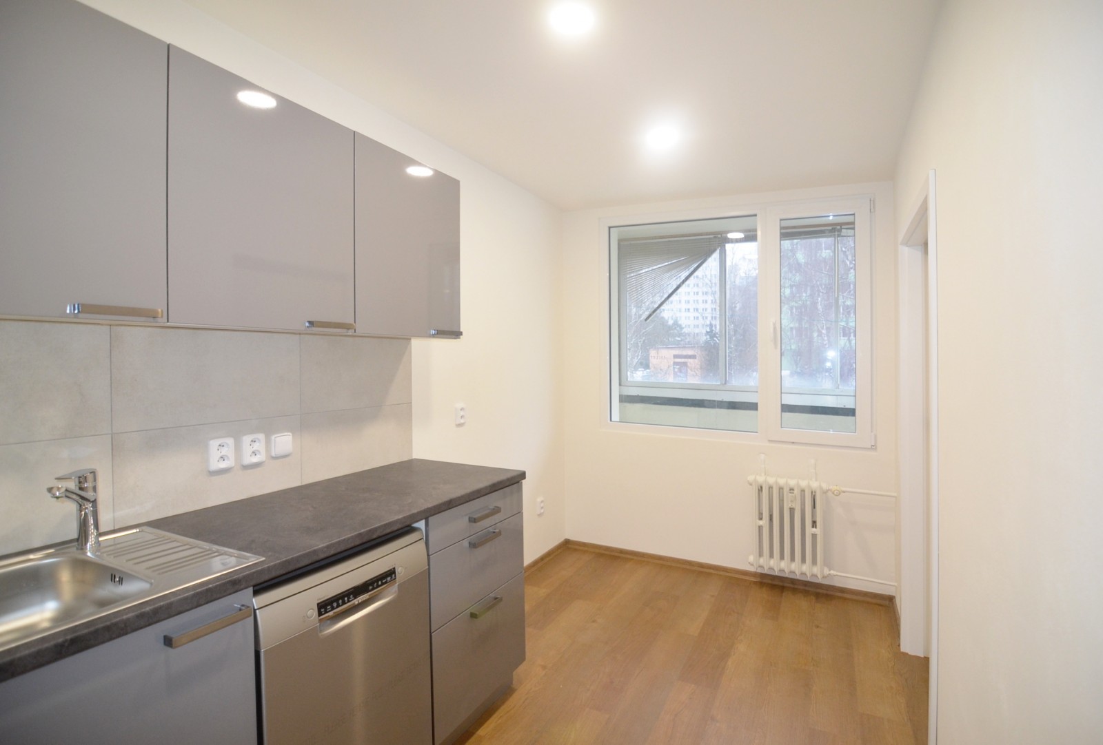 Nabízíme k pronájmu byt 1+1/L, 40,7m2, Ružinovská, Praha 4 - Krč