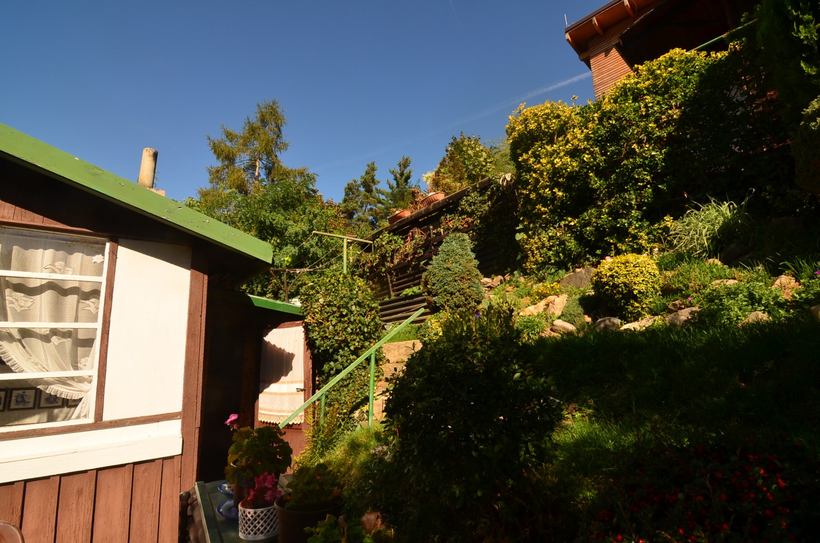 Prodej chaty na vl. pozemku v Lipencích, Údolí hvězd, Praha 5 - Lipence